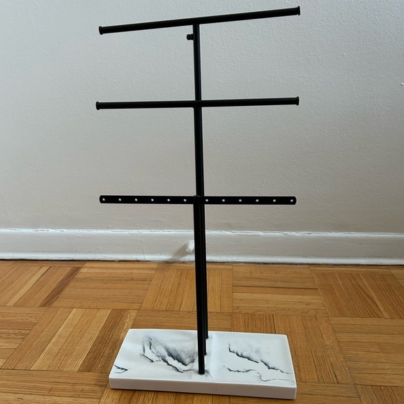 Jewerly Stand - 3-Tier Hanger - Picture 3 of 5